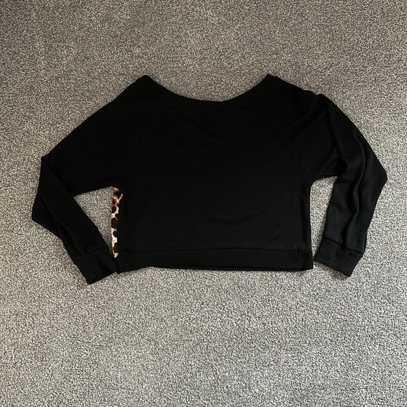 Women’s cheetah crop sweater - Picture 3 of 4